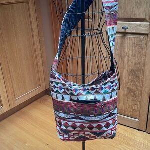 Tote Like new Aztec print, heavy, cotton polyester
